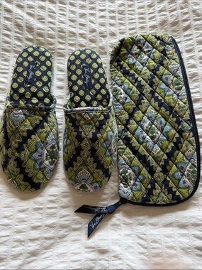 Vera Bradley Green and Navy Paisley Quilted Slippers with Zip Pouch